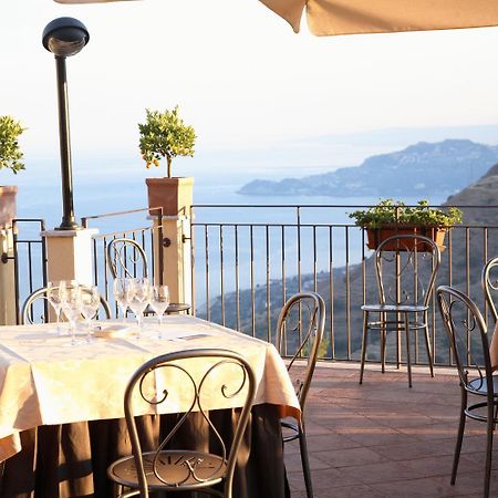 Agostiniana Hotel Santa Teresa Di Riva Luaran gambar